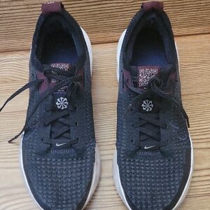 Nike Black and Burgundy Running Shoes